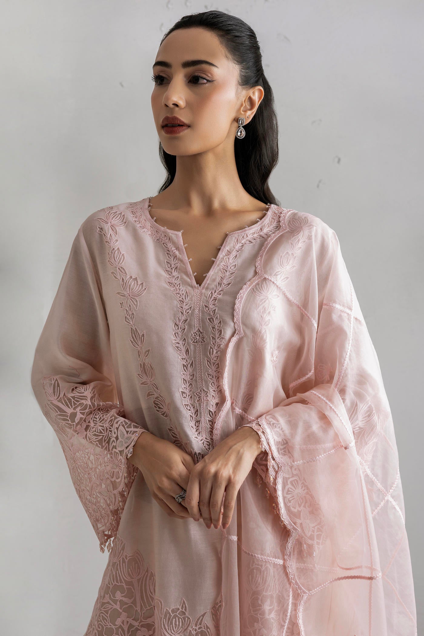 Mahira Kurta With Farshi Salwar And Dupatta