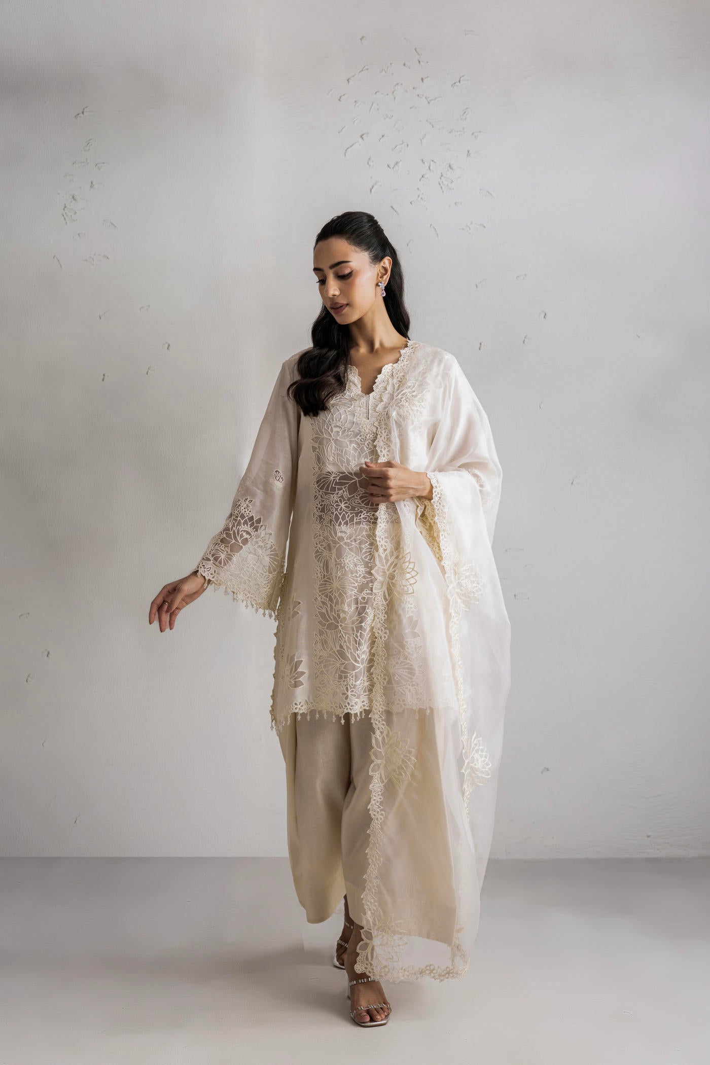 Gulrukh Kurta With Farshi Salwar And Dupatta