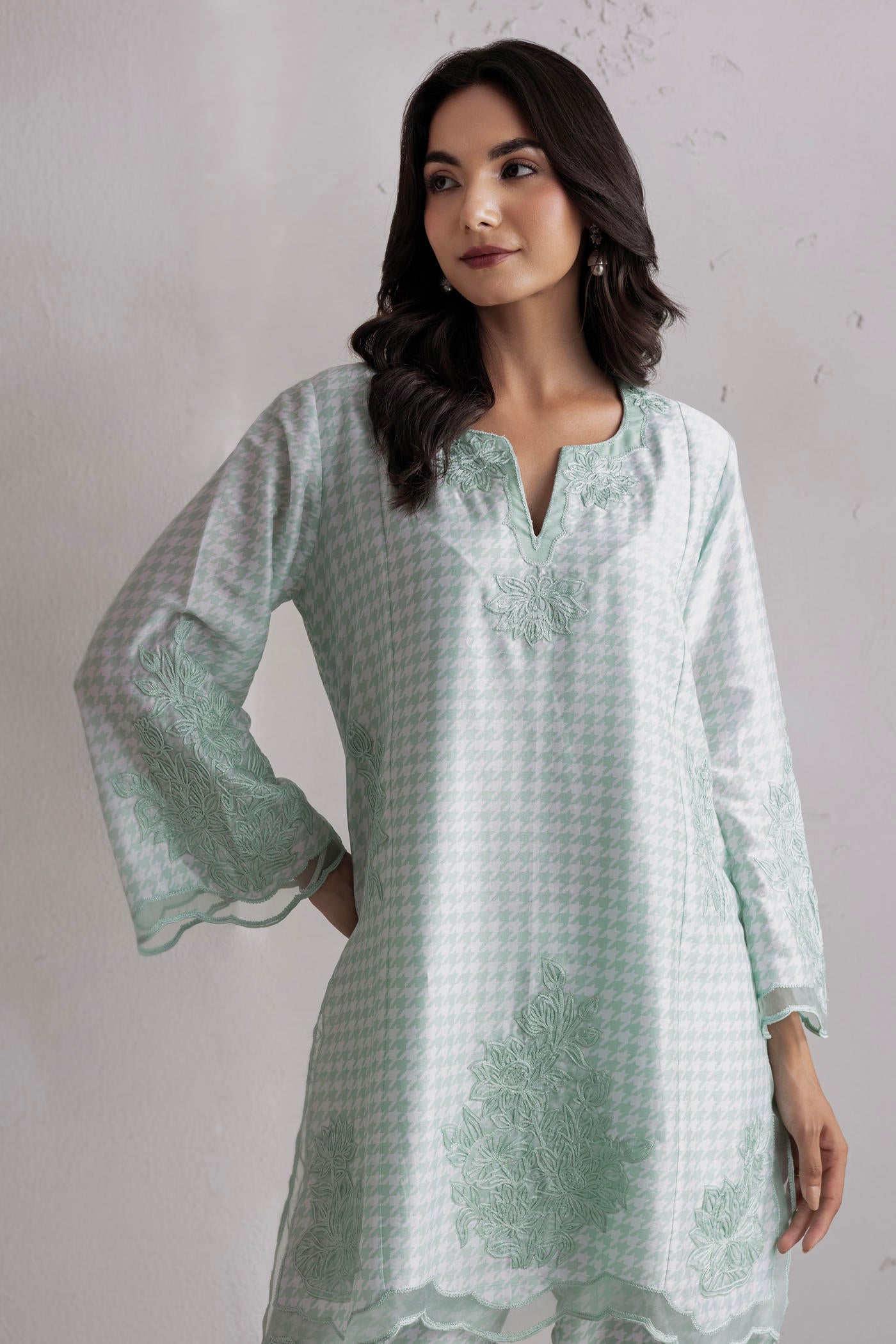 Mira Kurta With Straight Pants