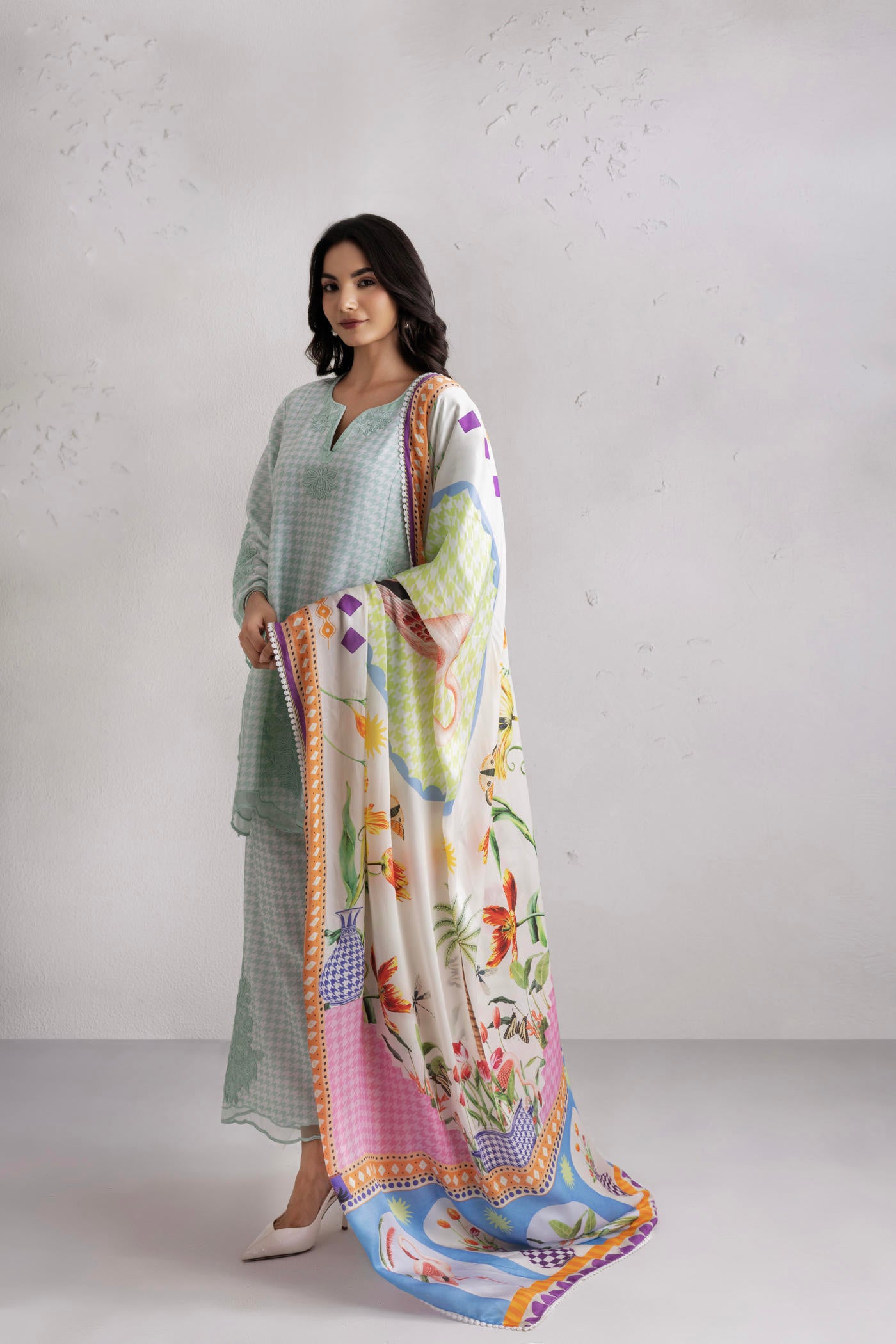 Mira Kurta With Straight Pants