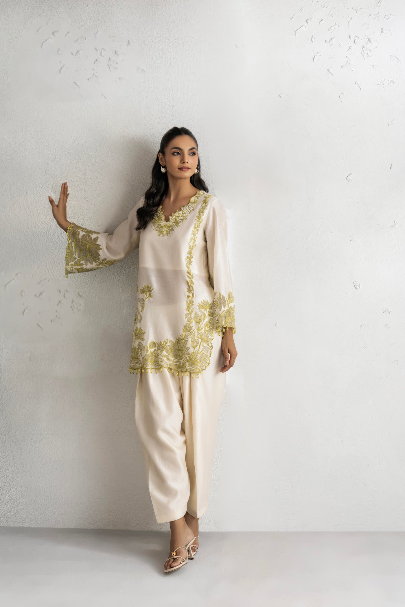 Nasreen Kurta With Farshi Salwar & Dupatta