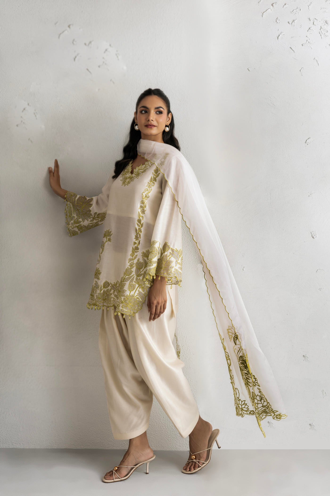 Nasreen Kurta With Farshi Salwar & Dupatta