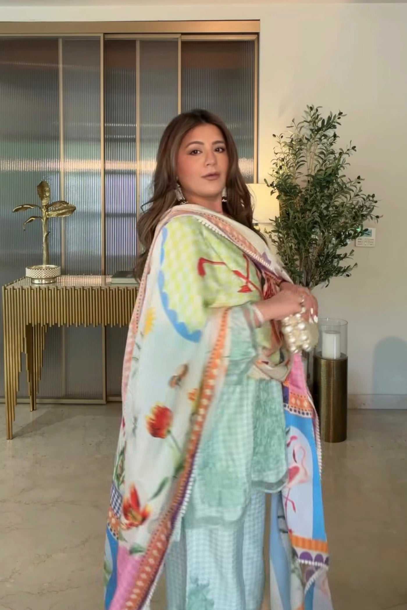 Mehgna Pahwa In Mira Kurta With Straight Pants