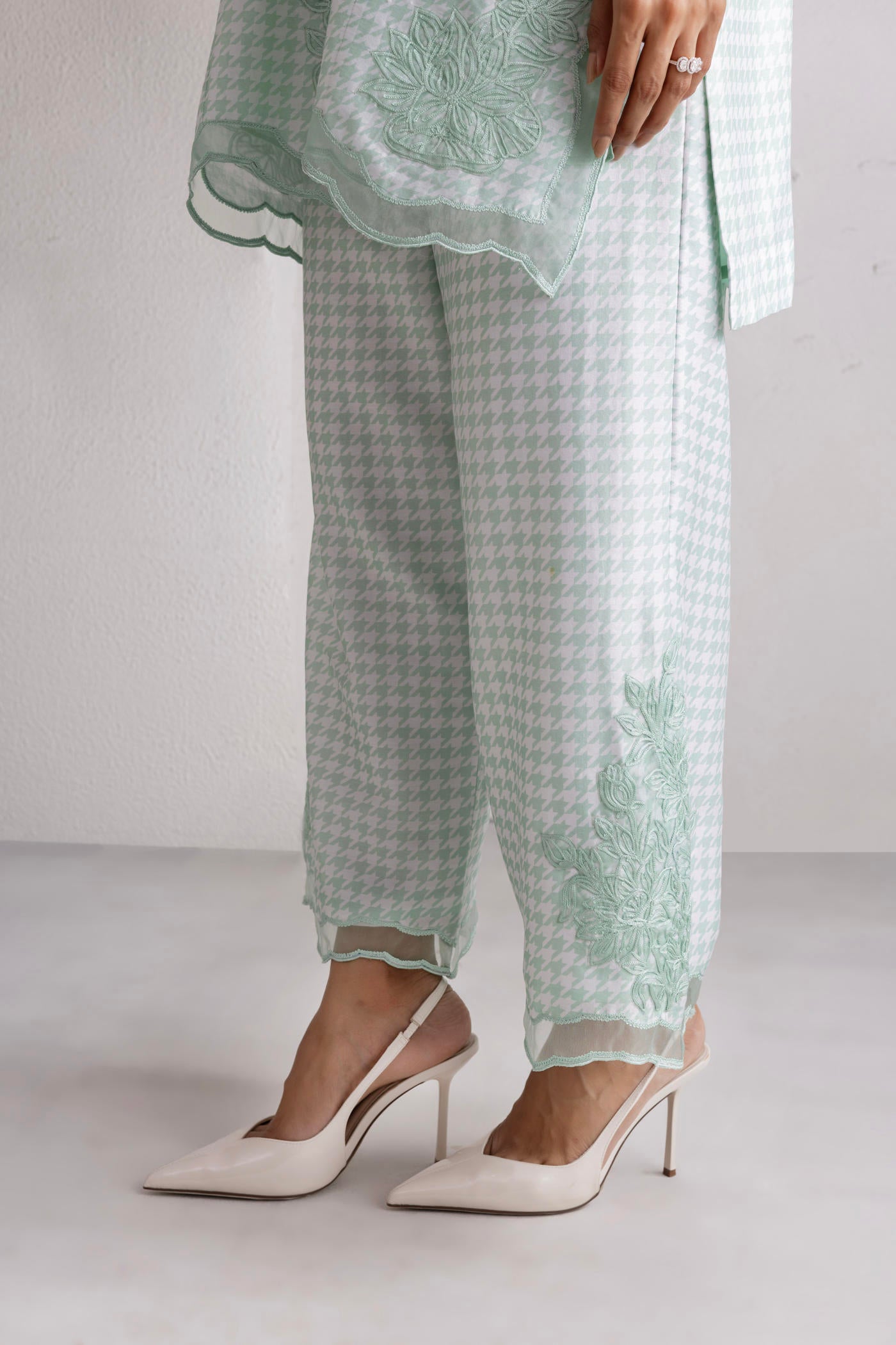 Mira Kurta With Straight Pants