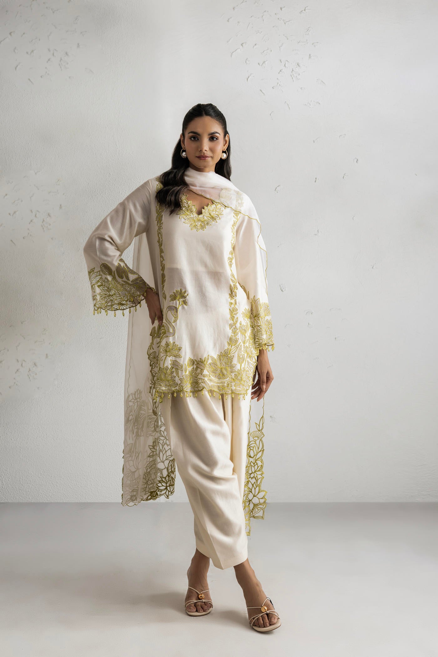 Nasreen Kurta With Farshi Salwar & Dupatta